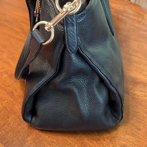 Coach Bag LIKE NEW - Picture 5 of 9